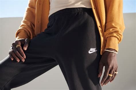 nike joggingbroek met fc-logo|De beste joggingbroeken van Nike voor dames en heren.